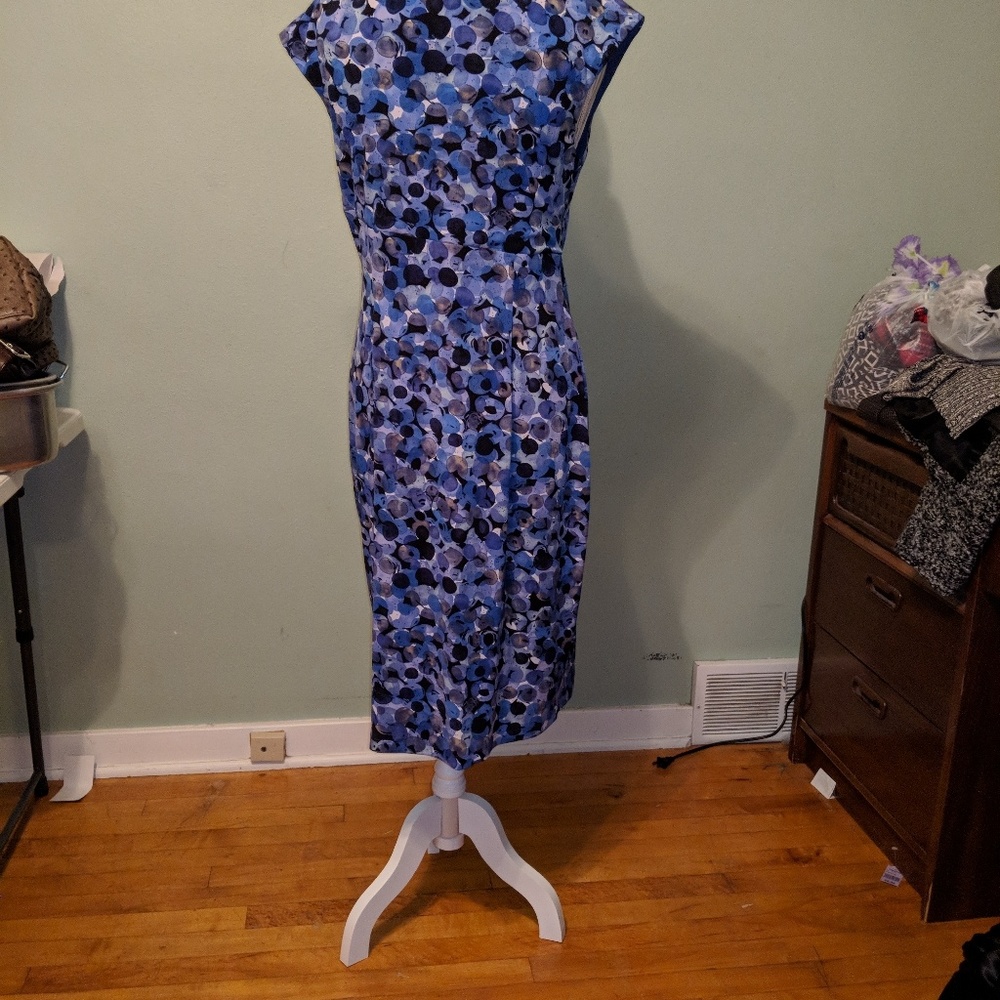 Dress - Picture 5 of 5